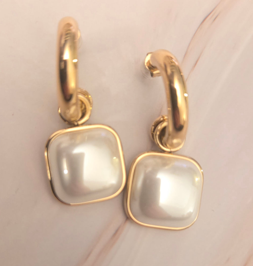 Oorbellen met steen parelmoer- goud - Stainlesssteel