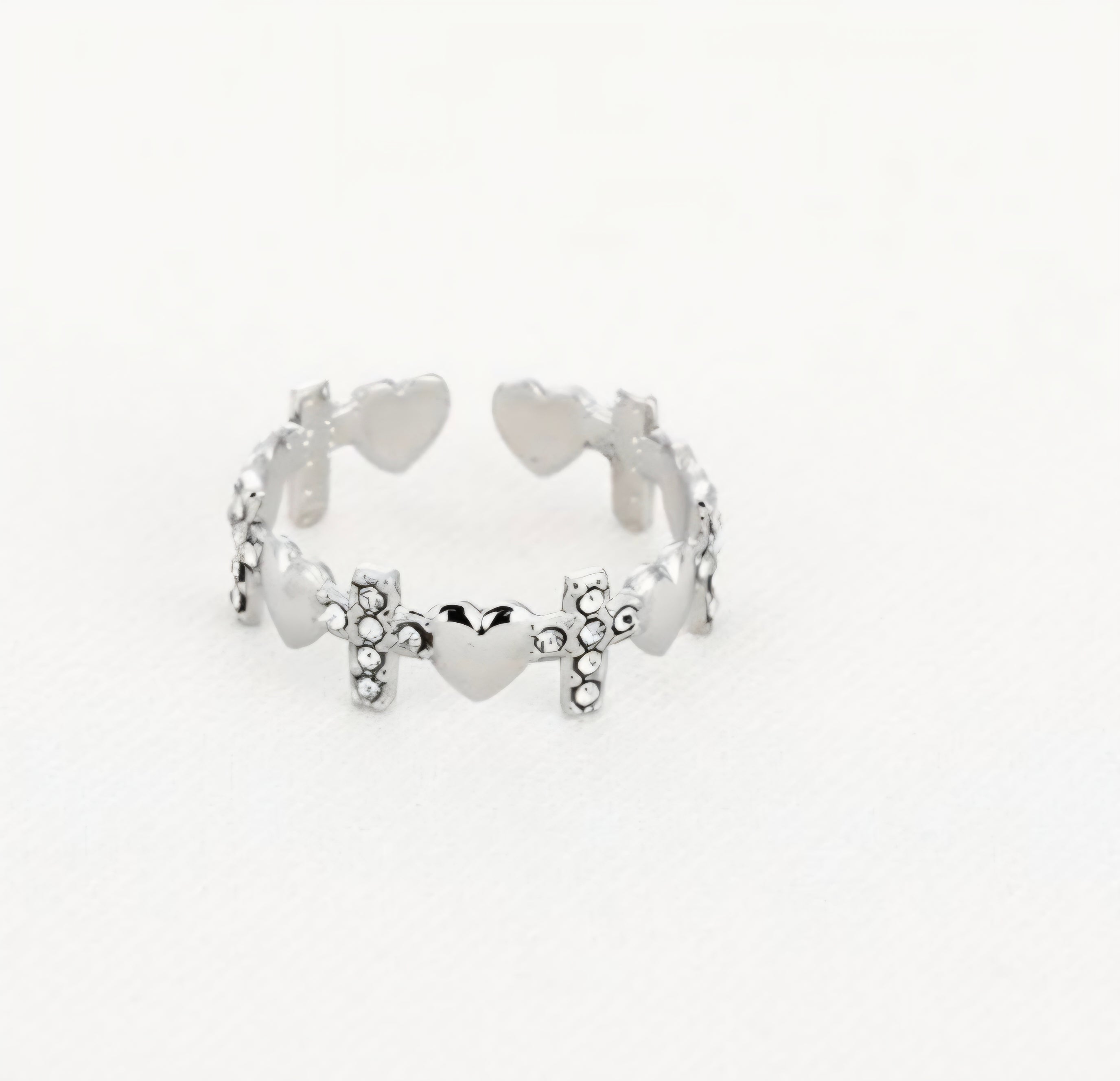 Ring met kruisjes/hartjes- zilver
