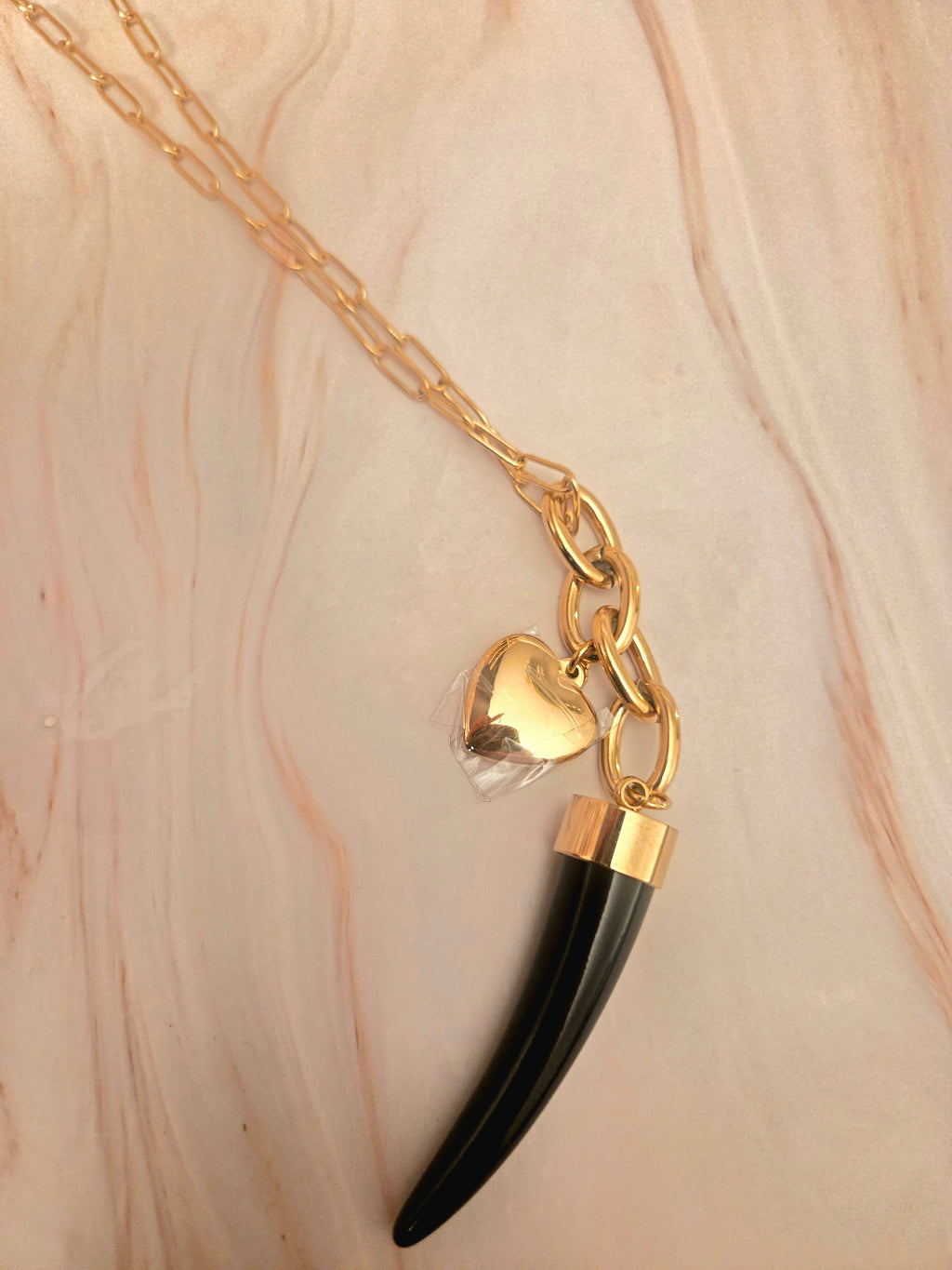 Lange ketting-80 cm- goud- slagtand zwart - Stainlesssteel